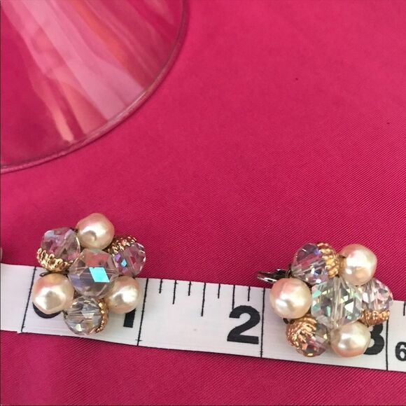 Vintage Pearl and crystal style clip on earrings - Picture 2 of 3